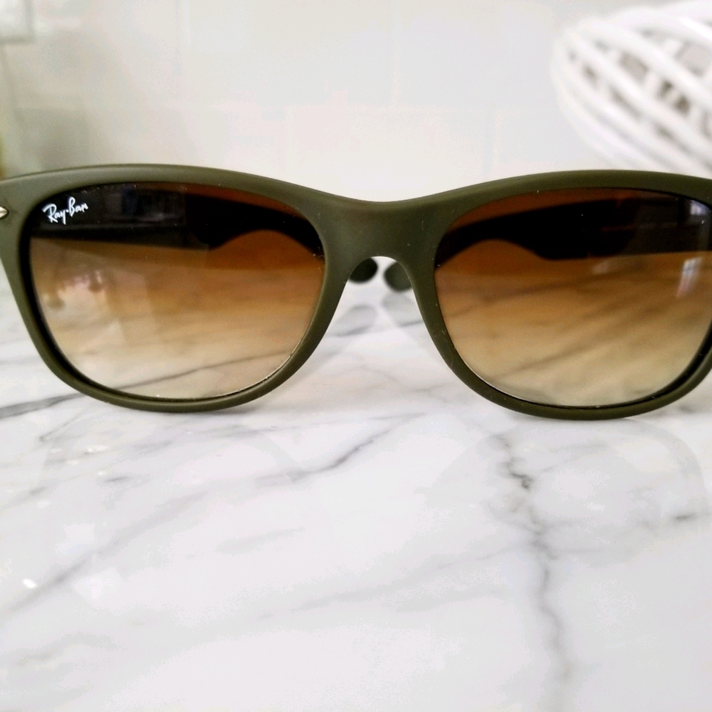 Ray-Ban New Wayfarer sunglasses